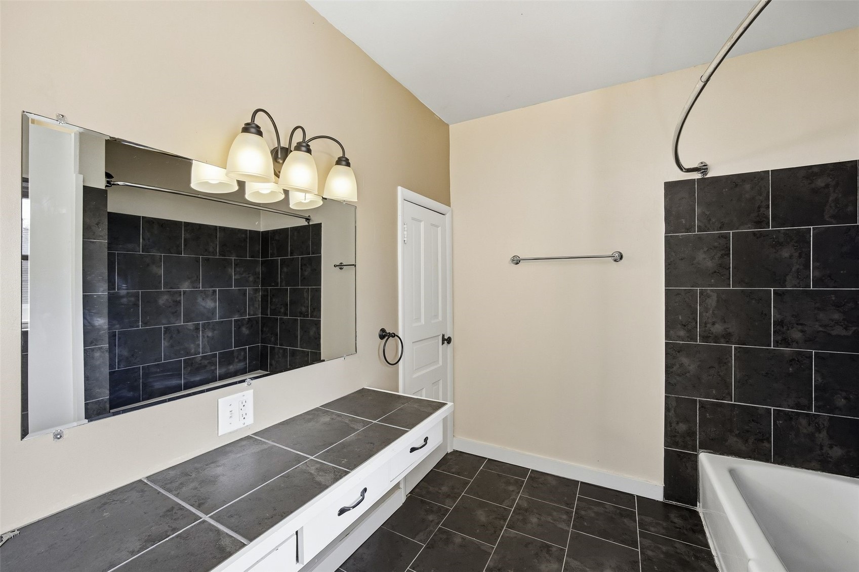216 17th Street NE Cedar Rapids IA 52402