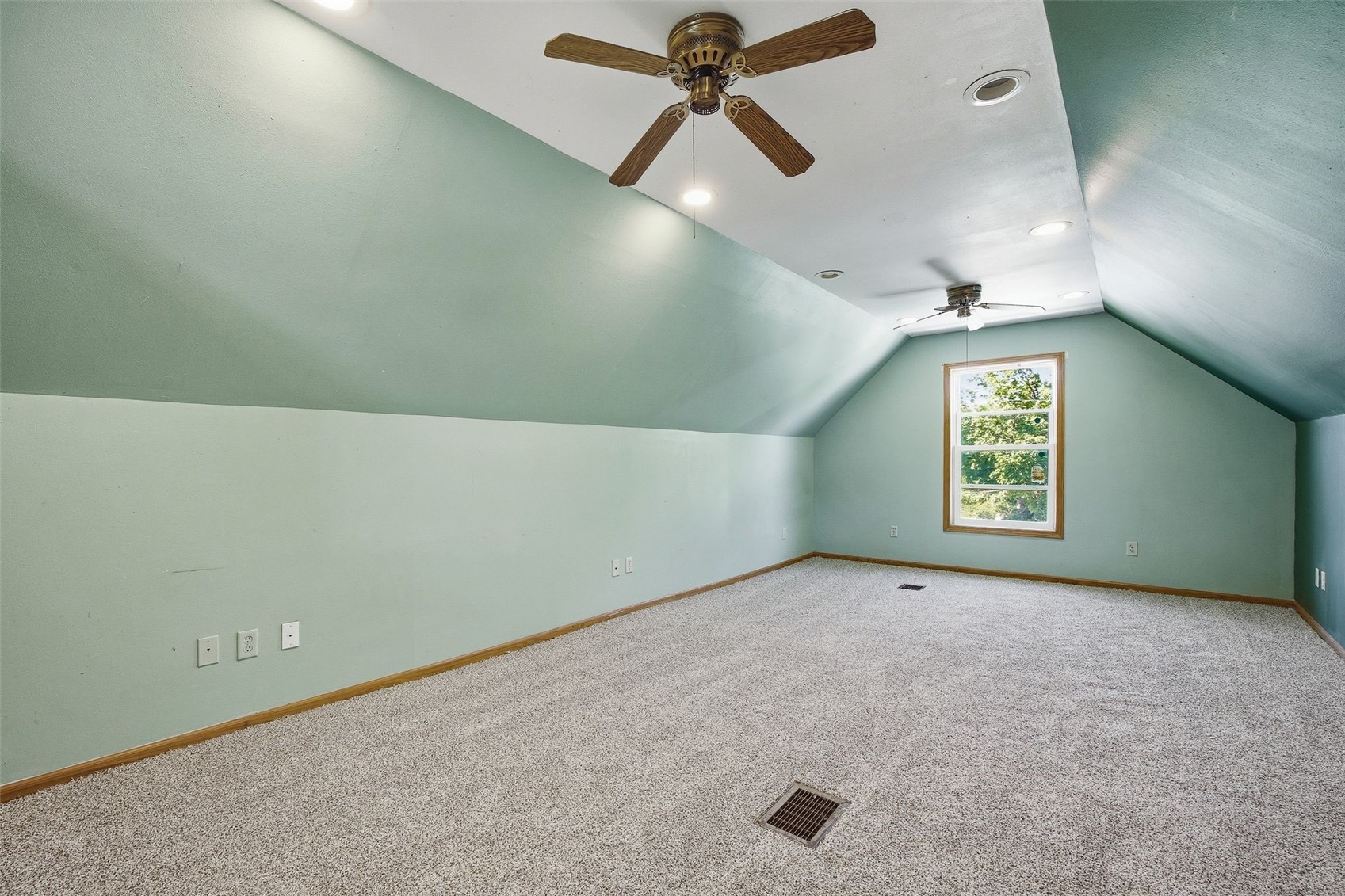 216 17th Street NE Cedar Rapids IA 52402