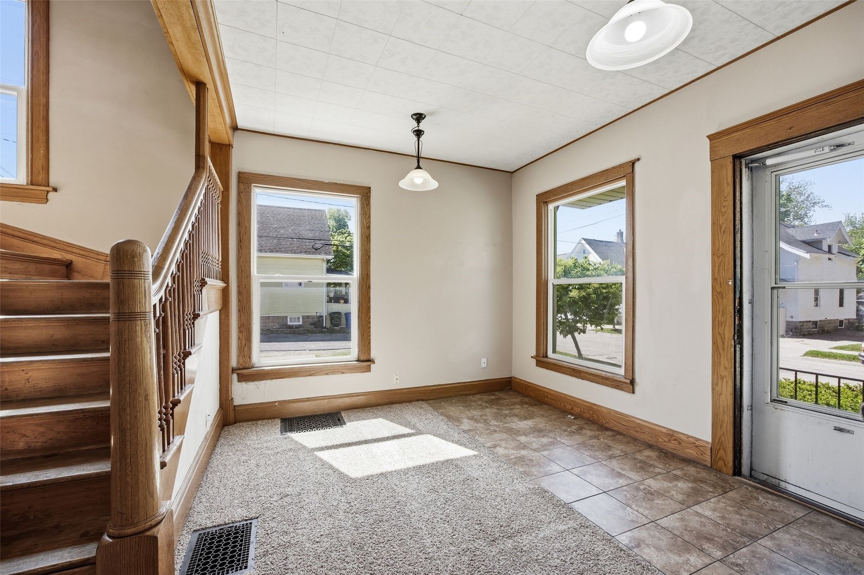 216 17th Street NE Cedar Rapids IA 52402