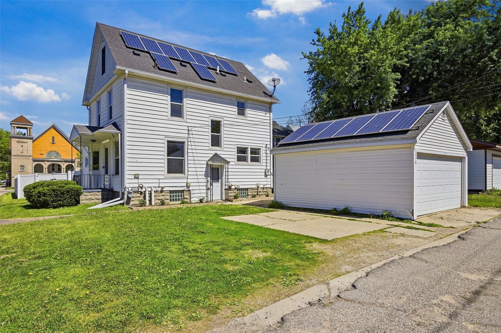 216 17th Street NE Cedar Rapids IA 52402