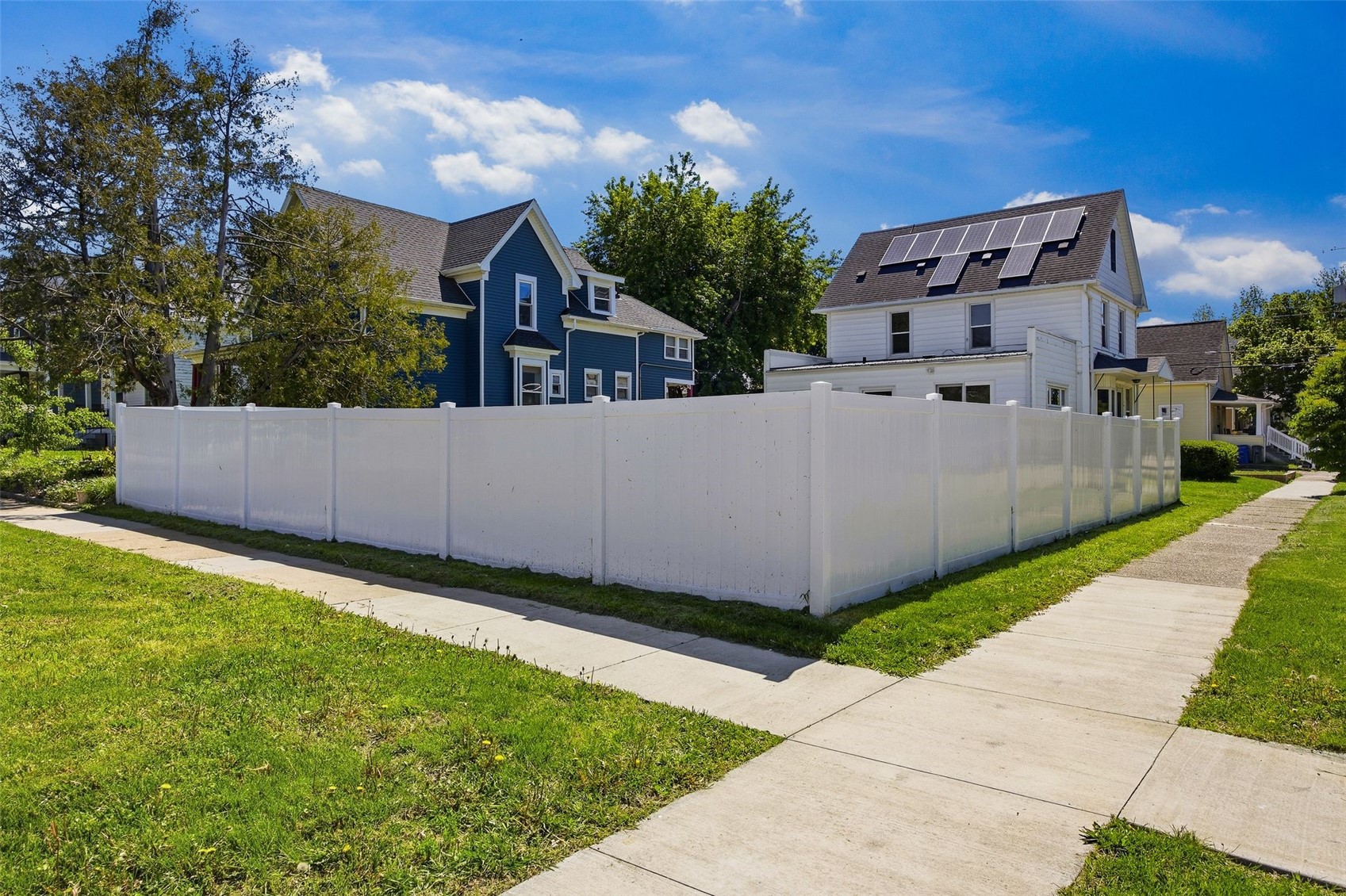 216 17th Street NE Cedar Rapids IA 52402