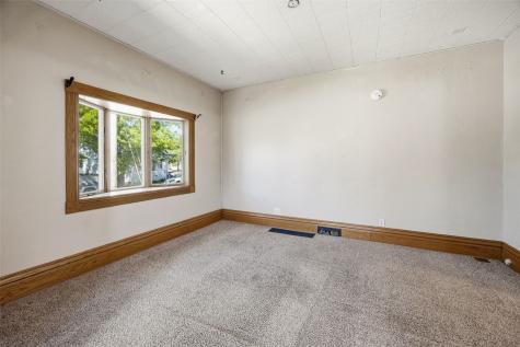 216 17th Street NE Cedar Rapids IA 52402