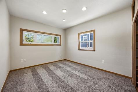 216 17th Street NE Cedar Rapids IA 52402