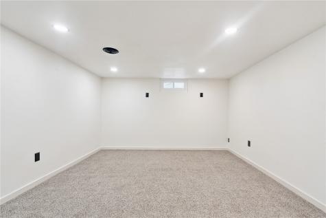 102 Patricia Lane NW Cedar Rapids IA 52405