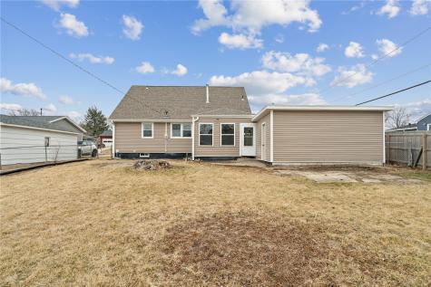 102 Patricia Lane NW Cedar Rapids IA 52405
