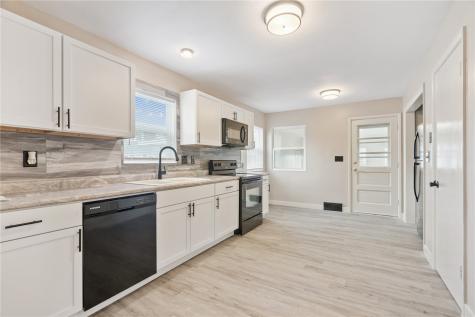 102 Patricia Lane NW Cedar Rapids IA 52405