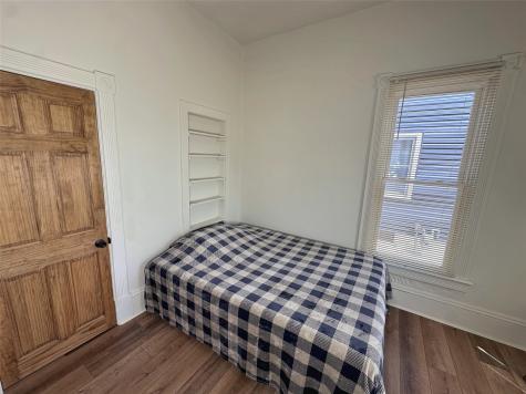 1922 9th SW Cedar Rapids IA 52404