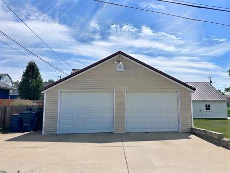 1922 9th SW Cedar Rapids IA 52404