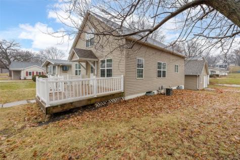 1006 E 1st Street Anamosa IA 52205