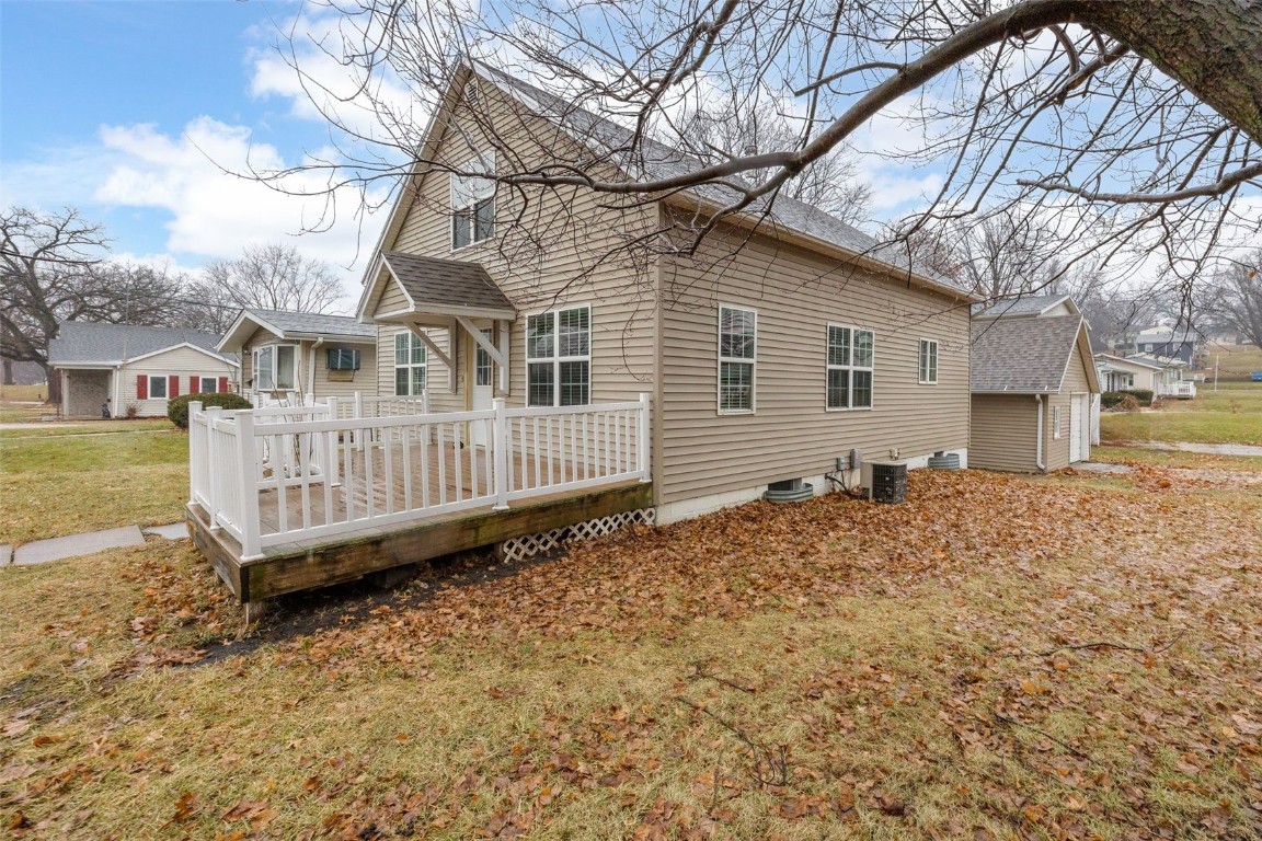 1006 E 1st Street Anamosa IA 52205