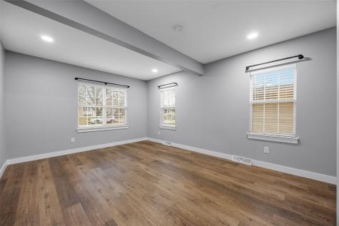 1006 E 1st Street Anamosa IA 52205