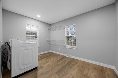 1006 E 1st Street Anamosa IA 52205
