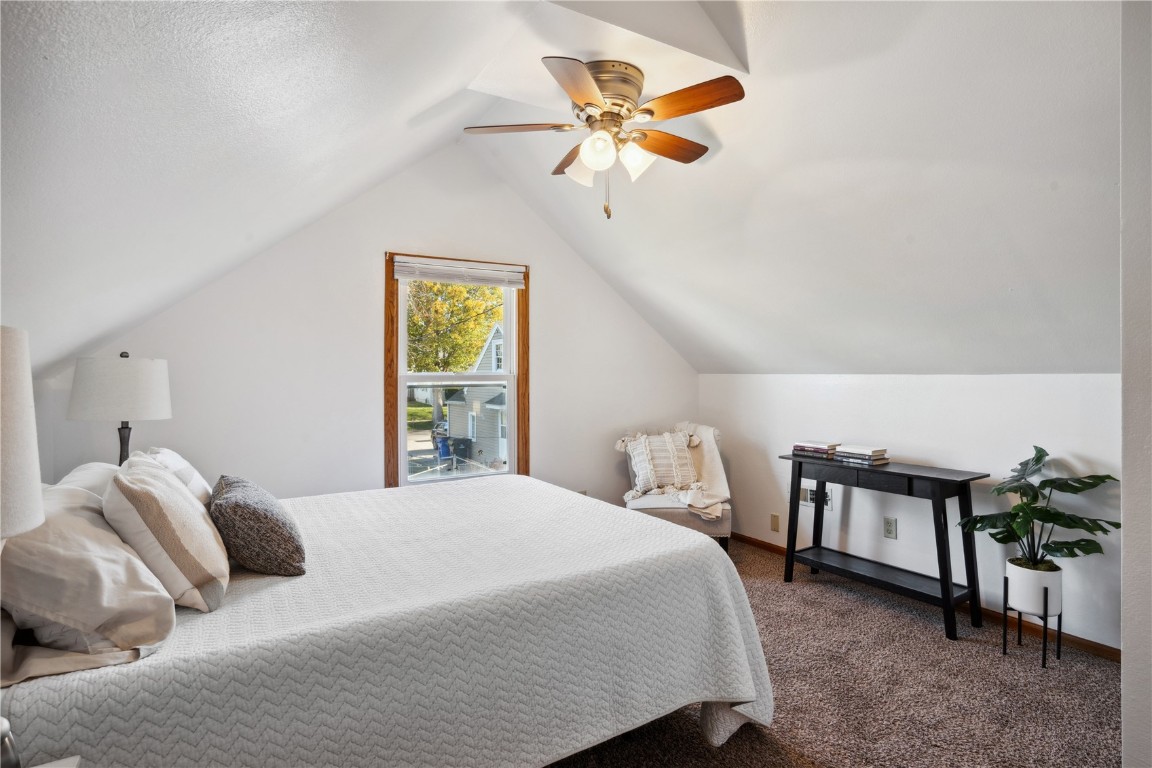 2015 F Avenue NE Cedar Rapids IA 52402