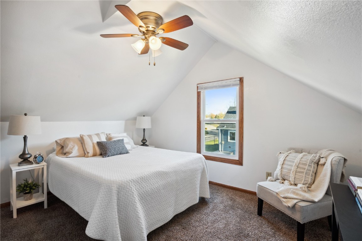 2015 F Avenue NE Cedar Rapids IA 52402