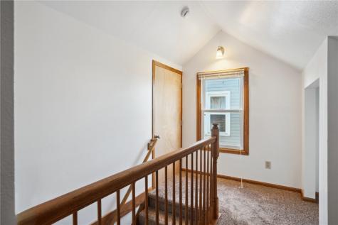 2015 F Avenue NE Cedar Rapids IA 52402