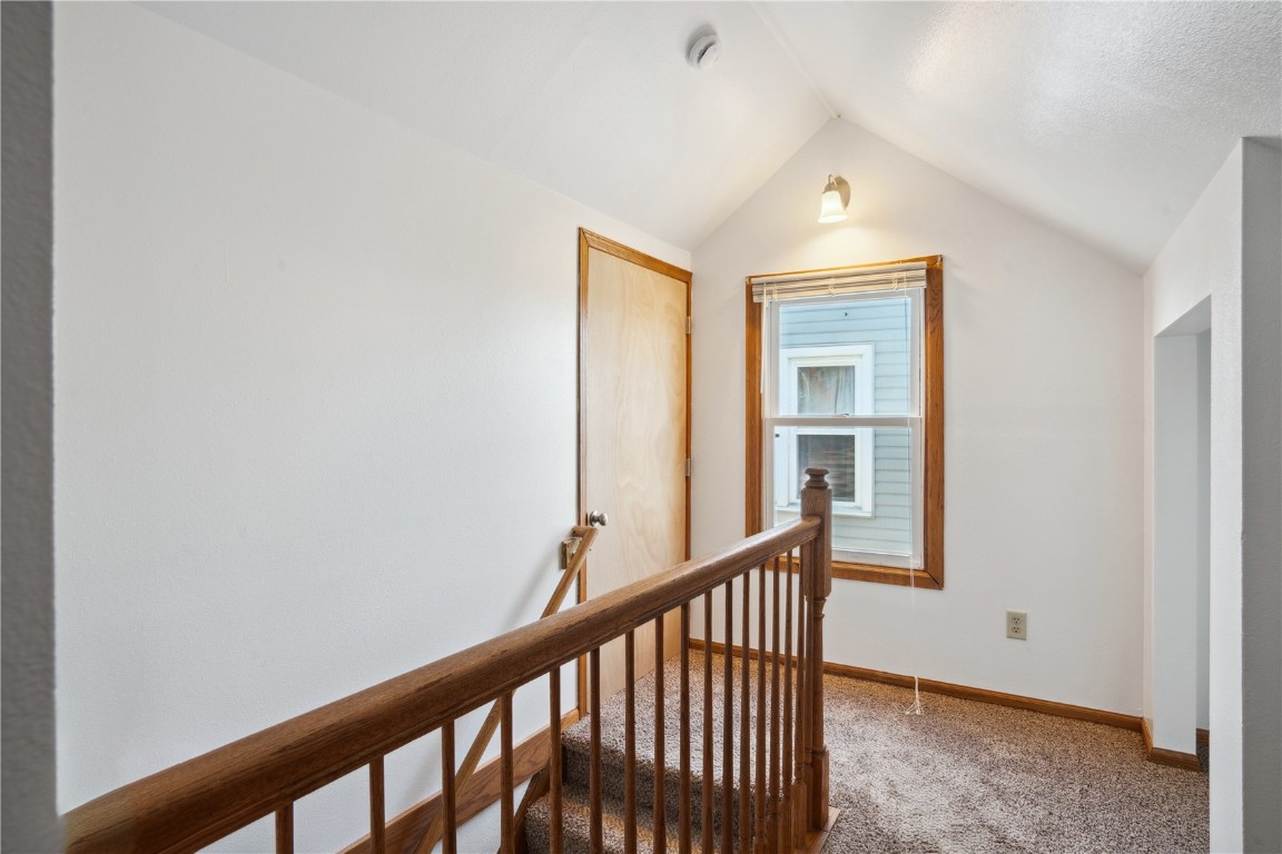 2015 F Avenue NE Cedar Rapids IA 52402