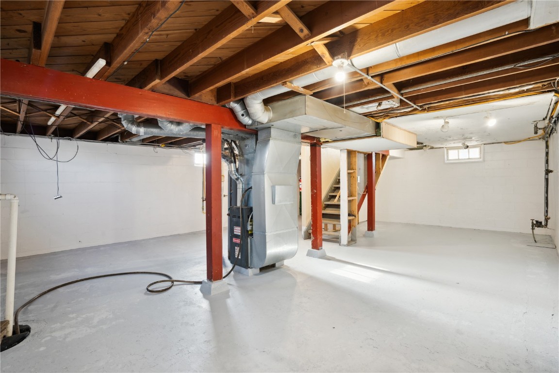 2015 F Avenue NE Cedar Rapids IA 52402