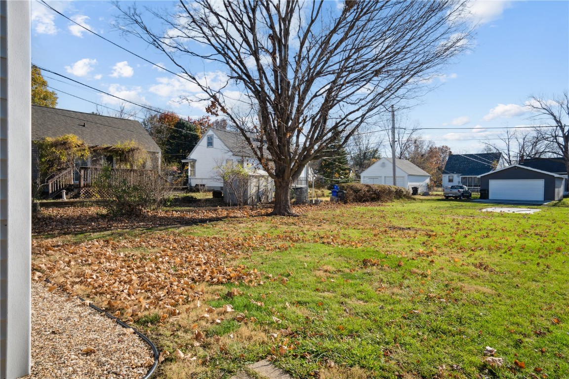 2015 F Avenue NE Cedar Rapids IA 52402