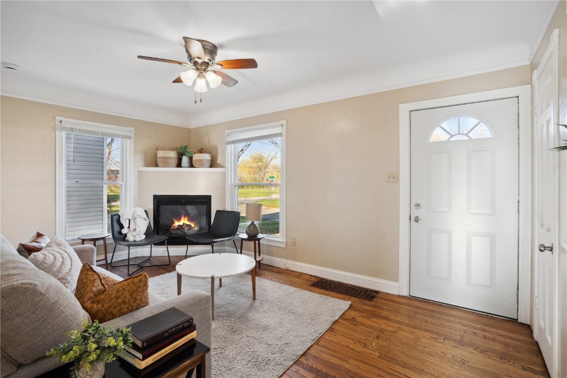 2015 F Avenue NE Cedar Rapids IA 52402