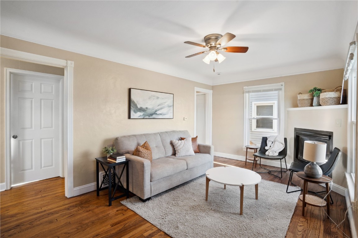 2015 F Avenue NE Cedar Rapids IA 52402
