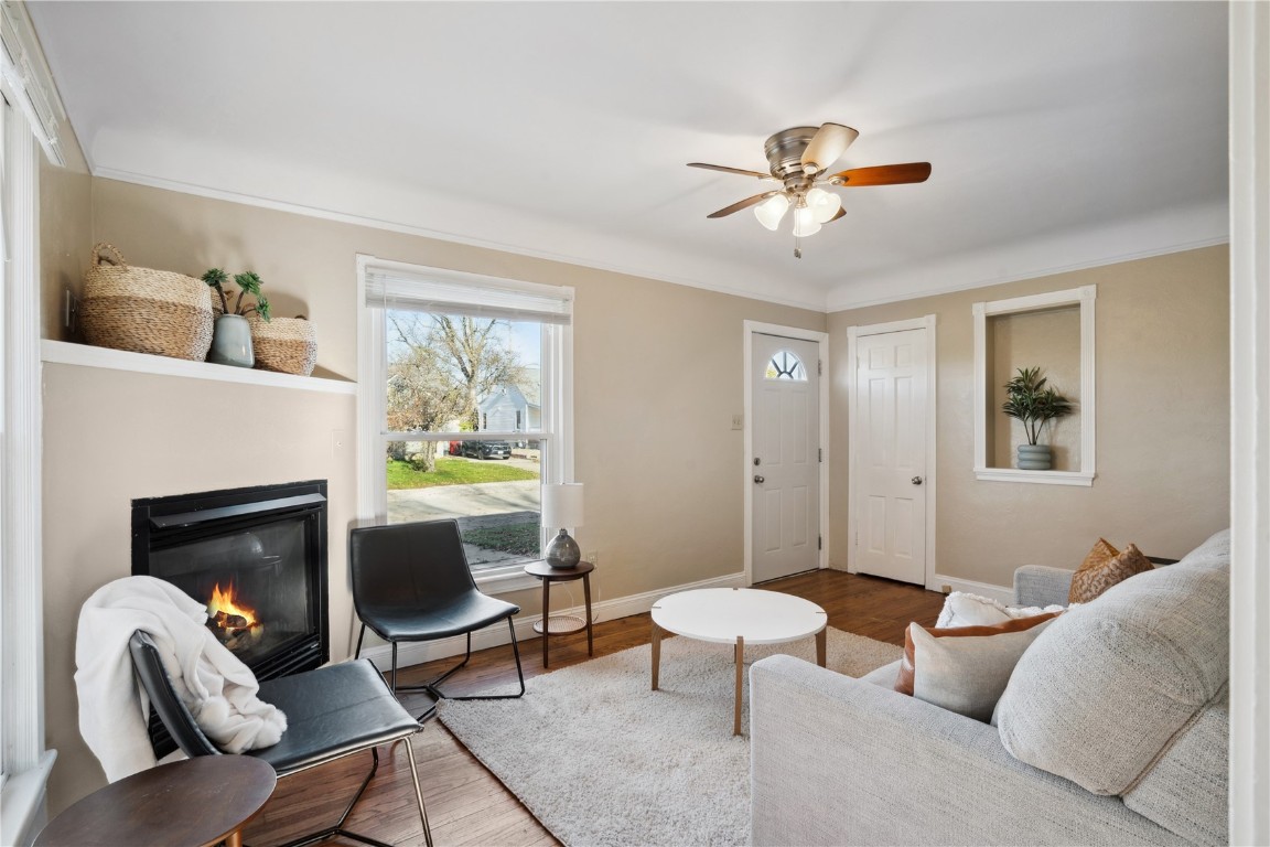 2015 F Avenue NE Cedar Rapids IA 52402