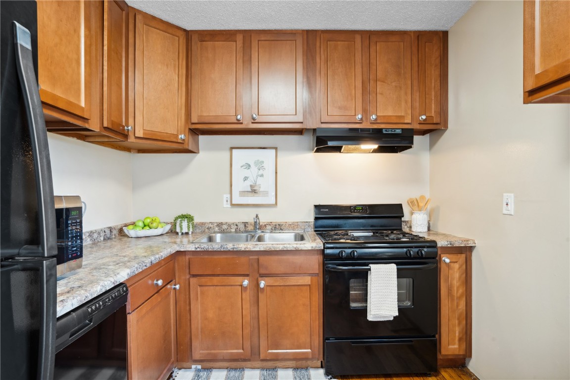 2015 F Avenue NE Cedar Rapids IA 52402