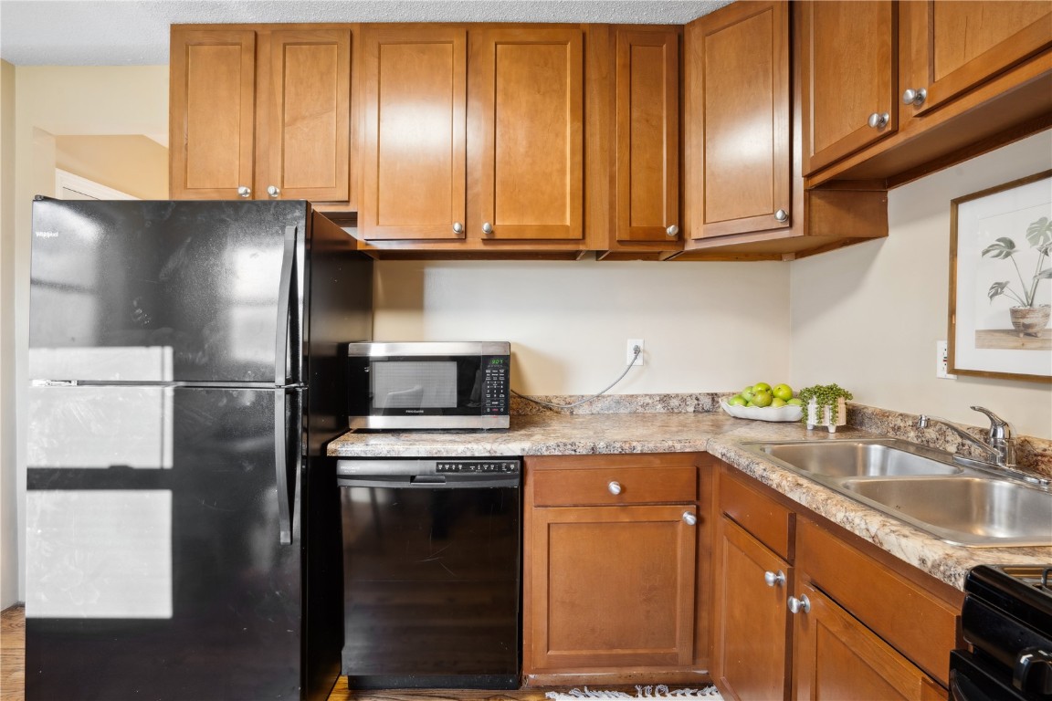 2015 F Avenue NE Cedar Rapids IA 52402