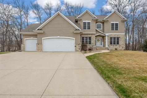 450 Hickory Court Robins IA 52328