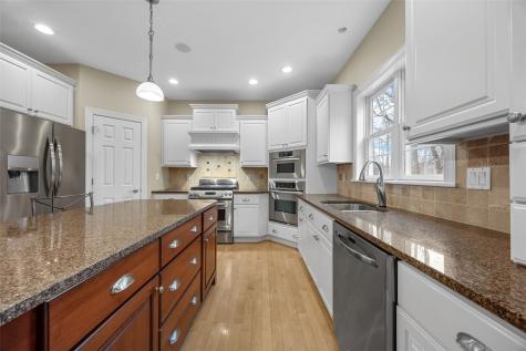 450 Hickory Court Robins IA 52328