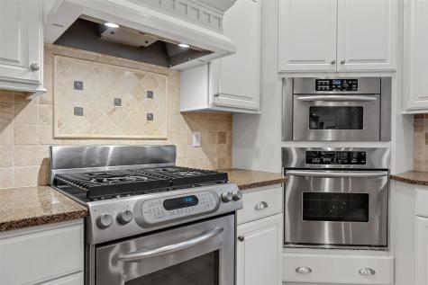 450 Hickory Court Robins IA 52328