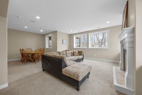 450 Hickory Court Robins IA 52328