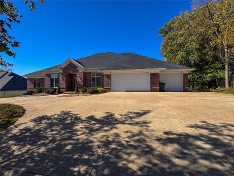 122 Lakota Court NE Cedar Rapids IA 52402