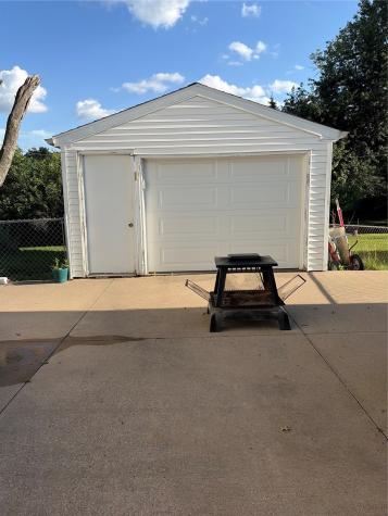 2125 Richard Drive NE Cedar Rapids IA 52402