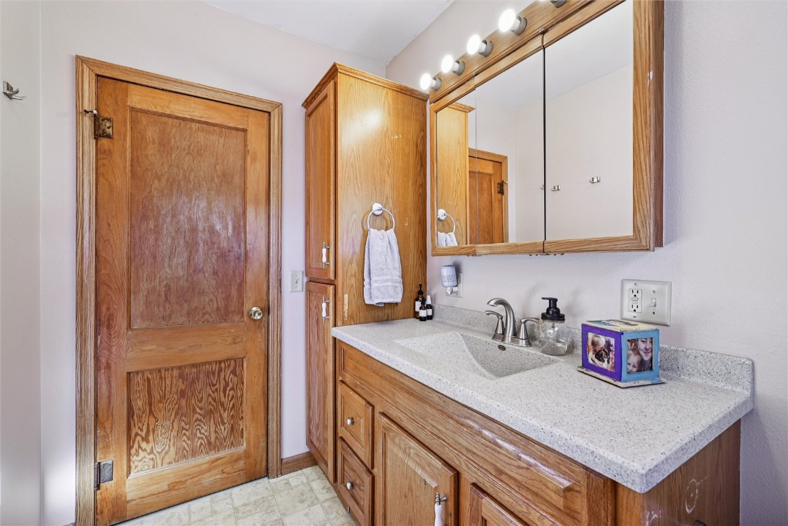 211 Fremont Street Blairstown IA 52209
