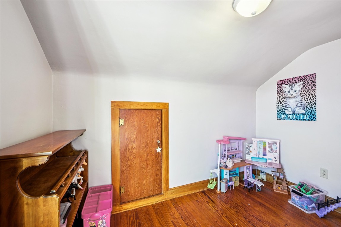 211 Fremont Street Blairstown IA 52209