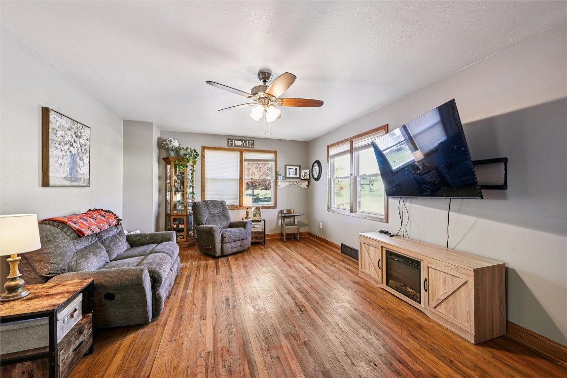 211 Fremont Street Blairstown IA 52209