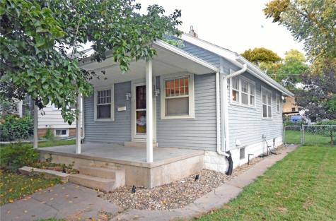 2121 E Avenue NE Cedar Rapids IA 52402