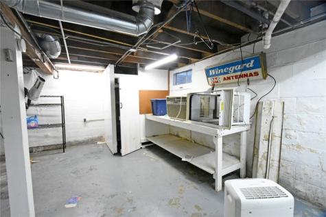 2121 E Avenue NE Cedar Rapids IA 52402