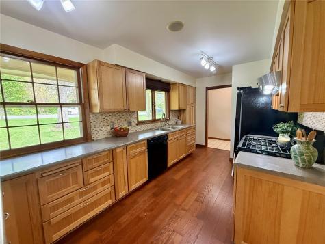 4261 Oak Leaf Lane NE Iowa City IA 52240