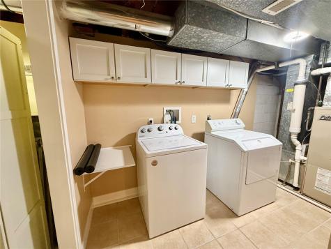 4261 Oak Leaf Lane NE Iowa City IA 52240
