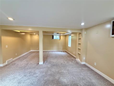 4261 Oak Leaf Lane NE Iowa City IA 52240