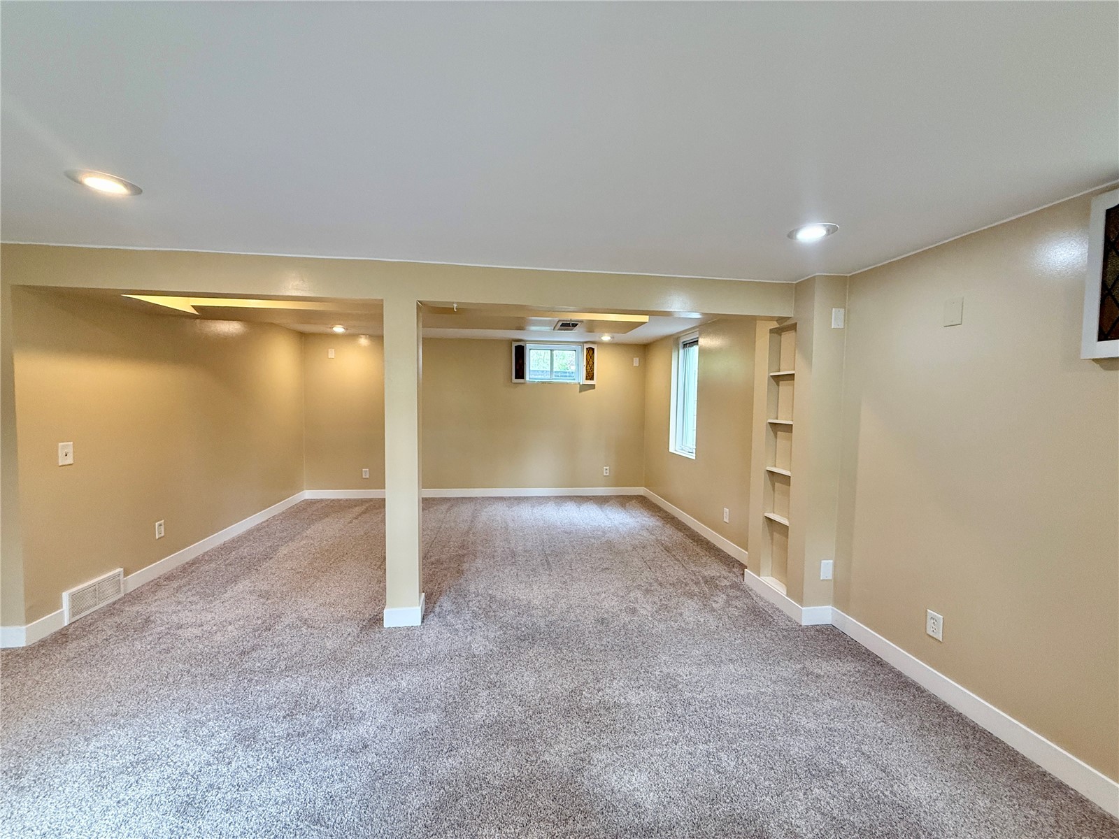 4261 Oak Leaf Lane NE Iowa City IA 52240