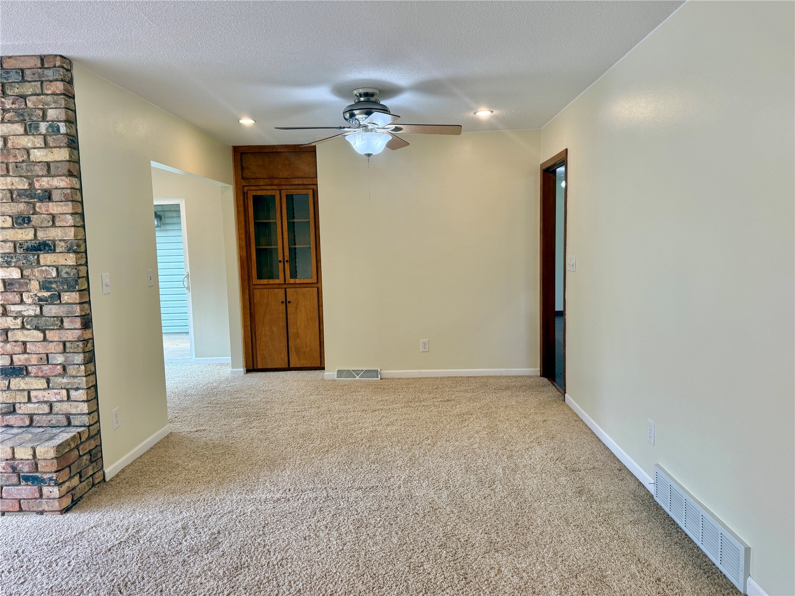 4261 Oak Leaf Lane NE Iowa City IA 52240