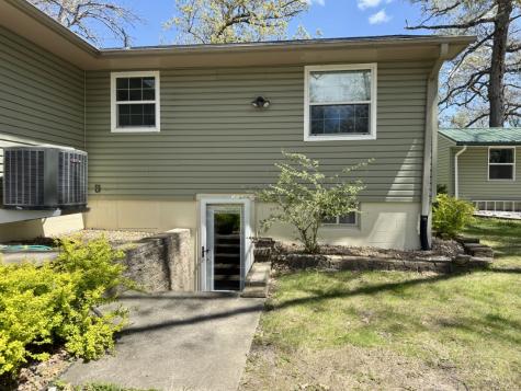 4261 Oak Leaf Lane NE Iowa City IA 52240