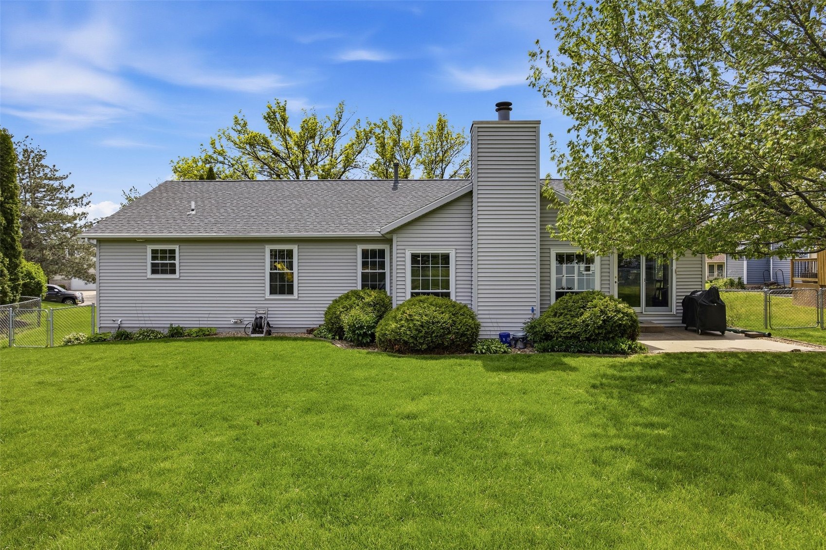 7412 Berkshire Drive NE Cedar Rapids IA 52402