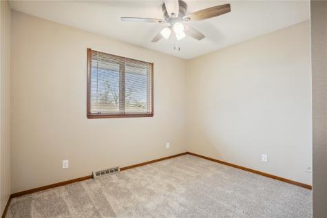 1617 Sierra Drive NE Cedar Rapids IA 52402