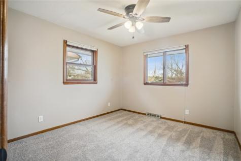 1617 Sierra Drive NE Cedar Rapids IA 52402