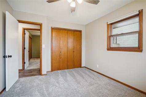 1617 Sierra Drive NE Cedar Rapids IA 52402