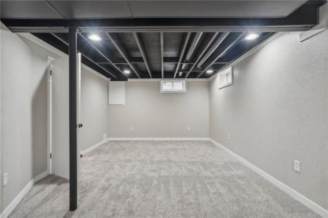 1617 Sierra Drive NE Cedar Rapids IA 52402