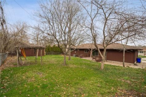 1617 Sierra Drive NE Cedar Rapids IA 52402